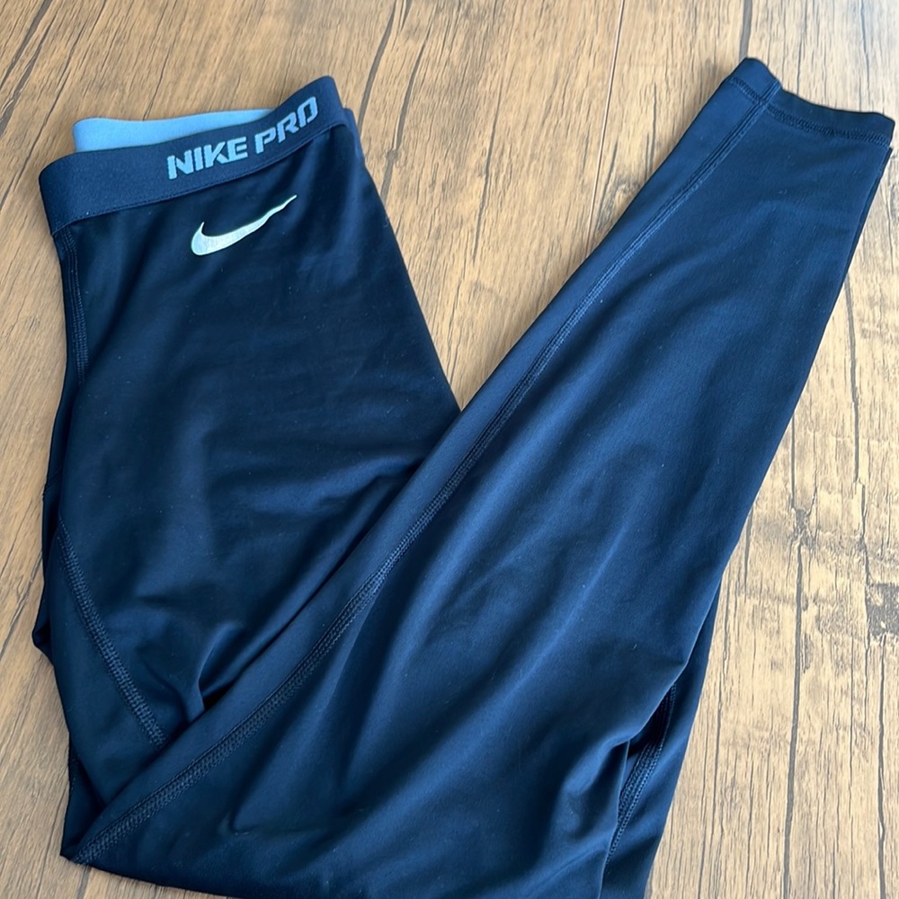 Mid-rise, NIKE PRO DRI-FIT fitted leggings